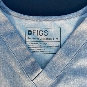 figs scrub top